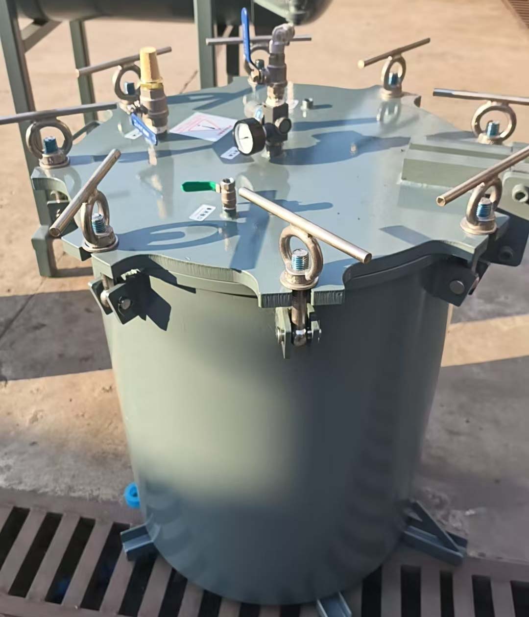 高负压脱泡压力容器